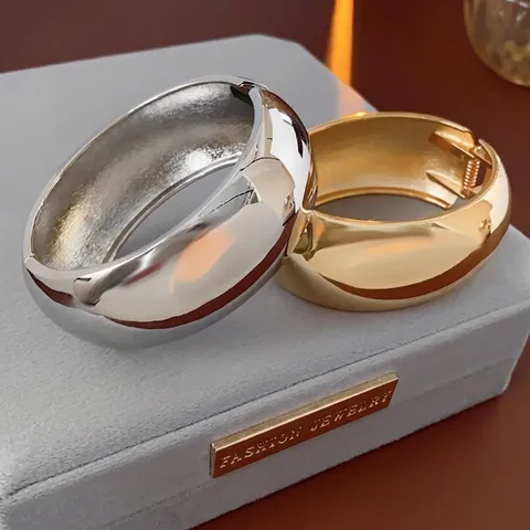 Minimalistisch Breit Metall Armreif Armband Poliert Spiegelglanz Klappbar Chunky Schmuck Für Damen