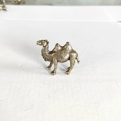 Camel Figurine Miniature Metal Alloy Antique Bronze Desktop Ornament Retro Animal Model Micro Landscape Home Decor