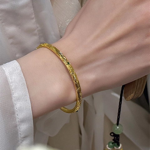Vintage Golden Open Cuff Bracelet Alloy With Green Gemstone Relief Vine Pattern Retro Elegant Jewelry For Women