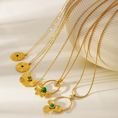 Clover Flower Pendant Necklace 18K Gold Plated Stainless Steel With Natural Green Stone Zircon Bohemian Jewelry For Women