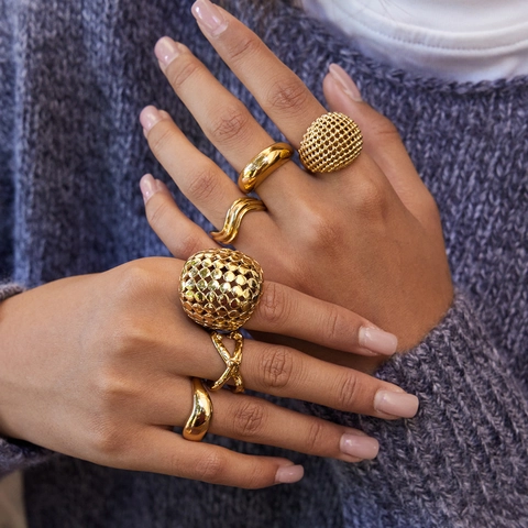 Anello A Cupola Larga Acciaio Inossidabile Placcato Oro 18K Texture A Nido D'ape Esagerata Moda Donna