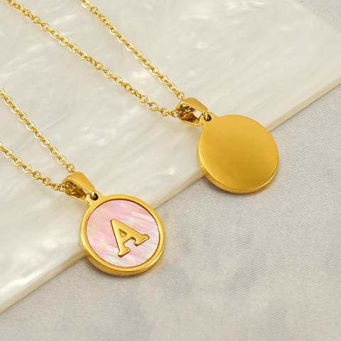 Mode Ronde Roze Schelp Initiële Letter Ketting 304 Roestvrij Staal 18K Vergulde Hanger Voor Dames Sieraden