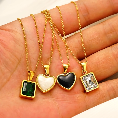 Collana Con Pendente A Cuore E Zircone Taglio Smeraldo Acciaio Inossidabile Placcato Oro 18K Gioielli Per Donna