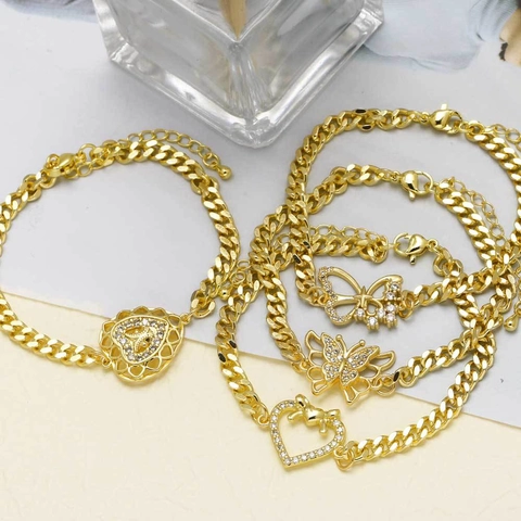 Pulsera de Eslabones Cubanos de Cobre Chapado en Oro para Mujer Sofisticada Colgante de Corazón Mariposa Incrustado de Circonia