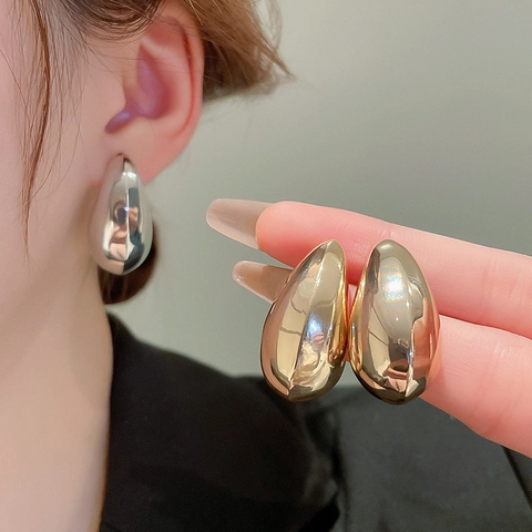 Boucles D'oreilles Puces Goutte D'eau Pour Femmes Avec Tige En Argent Métallique Poli Style Minimaliste Haut De Gamme