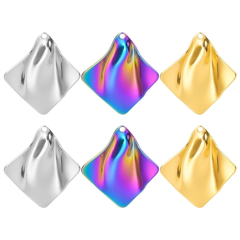Collana con Pendente Geometrico a Pieghe a Onda Irregolare in Acciaio Inossidabile per Donna Placcato in Oro 18K Sottovuoto Gioielli di Moda