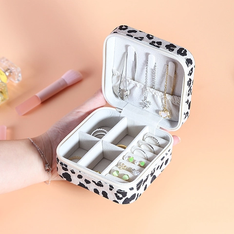 Portable Leopard Print Velvet Jewelry Box Travel Jewelry Organizer Square Zipper Case For Earrings Rings Necklaces Storage Gift Box
