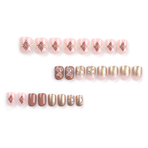 3D Relief Bear Press On Nails Pink Rhombus Grid Square Rhinestone Preppy Style Artificial Manicure
