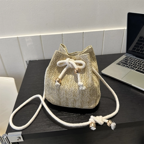 Handgefertigte Stroh-Eimer-Tasche Damen Sommer Strand Umhängetasche Kordelzug Baumwollseil Casual