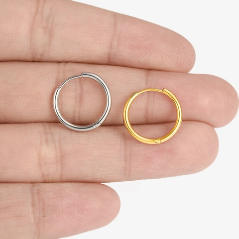 Orecchini a Cerchio Minimalisti in Acciaio Inossidabile 304 Chiusura Geometrica Circolare Unisex Gioielli da Giorno Moda