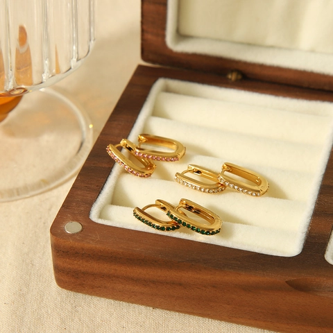 Dames Geometrische U-Vormige Huggie Hoops Oorbellen 18K Verguld Roestvrij Staal Zirkoon Minimalistische Trendy Sieraden