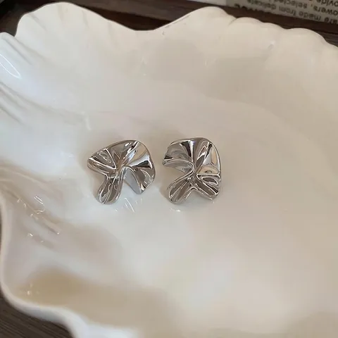 Orecchini A Lobo Pieghe Irregolari Rame Lucido Forma Fungo Arte Minimalista Con Perno In Argento Sterling 925