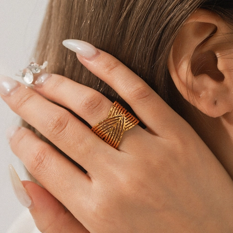 Minimalist Hollow Geometric Ring 18K Gold Plated Stainless Steel Multi Layer V Shape Wide Open Adjustable For Women