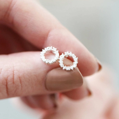 Elegante Kupfer Zirkonia Hohlkreis Ohrstecker Einfache Geometrische Weißgold Vergoldet Schmuck Für Damen Täglich Geschenk