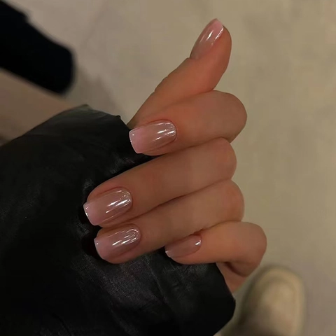 Short Square Round Shape Artificial Fake Nails Gradient Mirror Effect Cat Eye Luster Simple Style For Women W1679