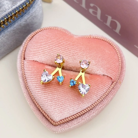 Orecchini a lobo creativi a forma di ciliegia con zirconi a cuore per donna Ottone placcato oro 18 carati Orecchini a forma di frutta colorata Accessori moda