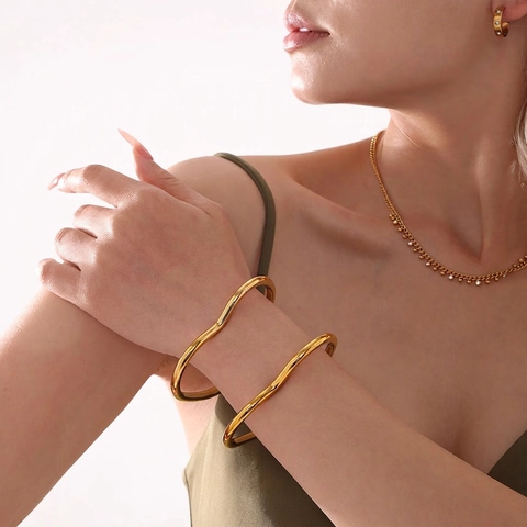 Bracelet Jonc Cœur Minimaliste Acier Inoxydable Poli Style Ins Chic Bijoux Pour Femmes