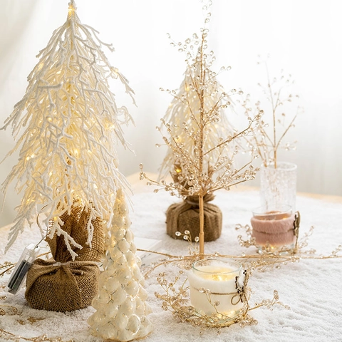 Lussuosa Ghirlanda di Natale con Perline Filo Metallico Oro Ramo d'Albero Artificiale Oggetti di Scena per Vetrine e Feste in Casa