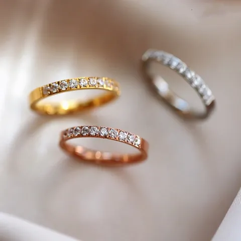 Stapelbare Ring Van Titaniumstaal Met Strass-steentjes Halve Eeuwigheid Dunne Band Minimalistische Sieraden Voor Dames