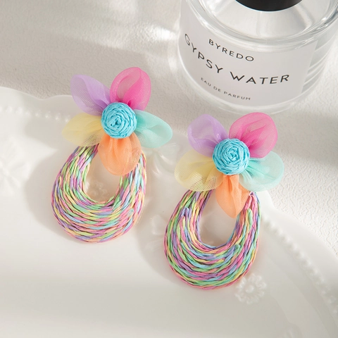 Handgefertigte Raffia Gewebte Blumen Ohrhänger Mesh Blume Pastoraler Böhmischer Urlaubsstil Leichter Schmuck Damen