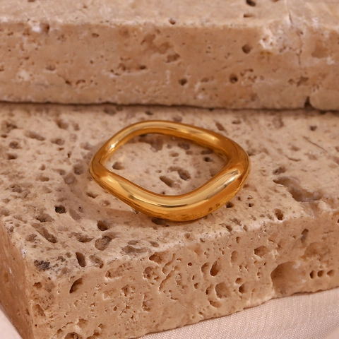 Anillo de Dedo de Acero Inoxidable Chapado en Oro de 18K Moda Diseño Ondulado Irregular para Mujer Joyería Geométrica Minimalista