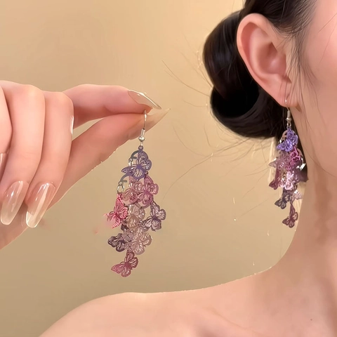 Elegante Ausgehöhlte Schmetterling Tropfenohrringe Farbverlauf Rosa Lila Quaste Legierung Baumeln Mit Stahl Ohrstecker Damen