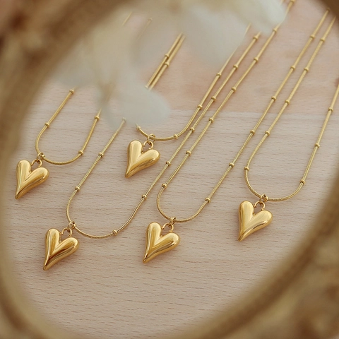 Collana Con Ciondolo A Cuore Acciaio Al Titanio Placcato Oro 18K Minimalista Cuore Solido 3D Catena A Sfere Donna