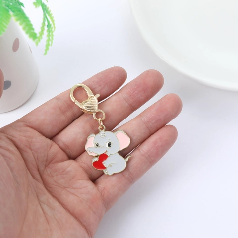 Porte-clés Éléphant De Dessin Animé Mignon Alliage Métallique Émail Fermoir Mousqueton En Forme De Coeur Pendentif Sac Cadeau