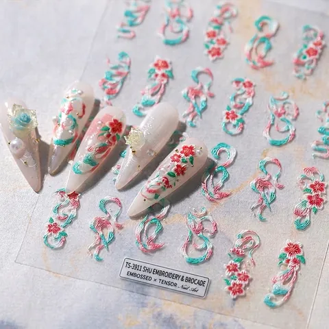 Autocollants De Nail Art En Relief 5D Style Chinois Broderie Fleurs Nuages Motif Auto-Adhésif Décalcomanies De Manucure