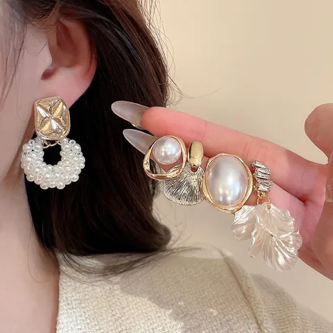 Elegante Collezione Orecchini Künstliche Perle Petali Con Dettaglio Strass Lega Design Conchiglia Silver Earring Post Moda Donna
