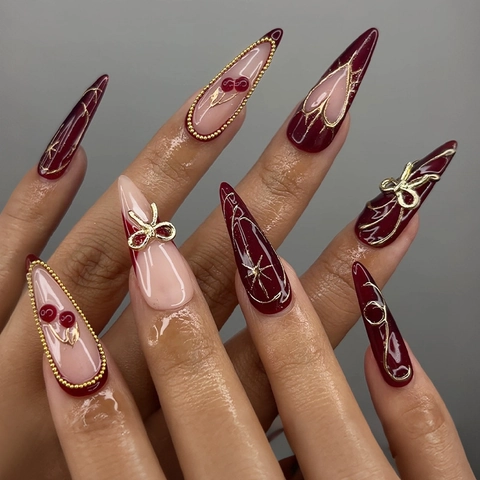 Unghie Finte Lunghe Stiletto Rosso Vino Rosa Fiocco Dorato Cuore Catena Decorazione Lusso Elegante Per Donne Manicure Fai Da Te
