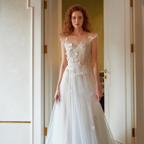 Vestido De Novia De Princesa Francesa Con Apliques De Mariposa 3D Tul Cuello En V Espalda Descubierta