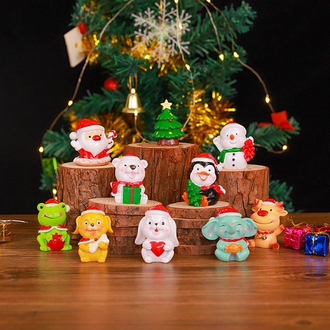 Christmas Miniature Figurines Resin Cute Animals Ornaments Desktop Decor Santa Snowman Reindeer Penguin Bear Micro Landscape