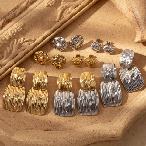 Moderni Orecchini Minimalisti in Acciaio Inossidabile per Donna Oro Argento Cuore Plissettato Geometrico Texture Martellata Gioielli