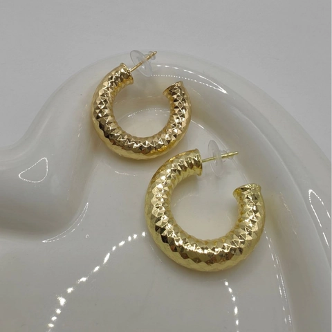 Minimalistische Geometrische Kupfer Ohrringe Für Damen Gold Silber Plattiert Raute Gedreht Rippentextur C-Form Mode Schmuck