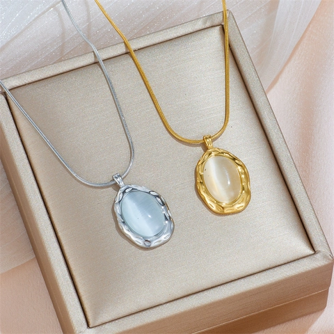 Collana Con Pendente In Pietra Occhio Di Gatto Acciaio Inossidabile Placcato Oro 18K Catena A Serpente Martellato