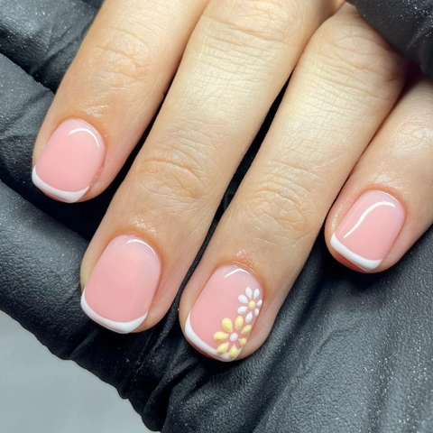 Press On Nagels Kort Vierkant French White Tip Nude Roze Met Madeliefjes Ontwerp Elegante Dagelijkse Manicure Voor Dames