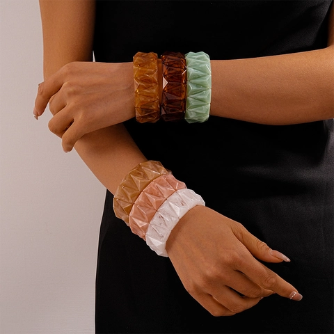 Geometrischer Dreieckiger Acryl Armreif Vintage Breites Harz Marmoriertes Handgeschmeide Für Frauen