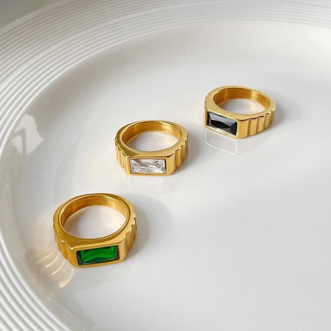 Rechteckiger Zirkonia Ring 18K Vergoldet Edelstahl Geripptes Grooved Band Retro Minimalistischer Modeschmuck Für Damen