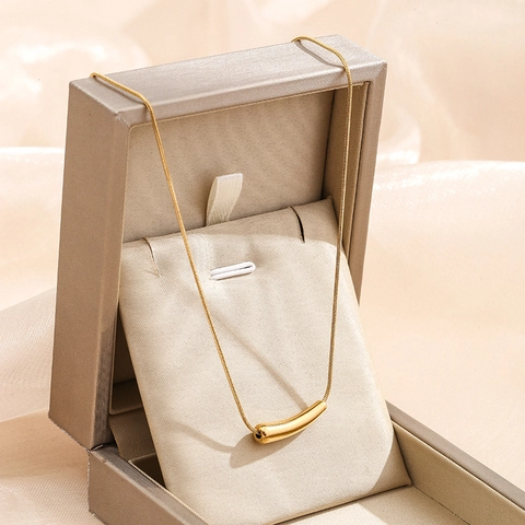 Collar de Pendiente de Tubo Curvado Minimalista de Acero de Titanio Oro Plata Cadena de Clavícula para Mujer Joyería de Moda