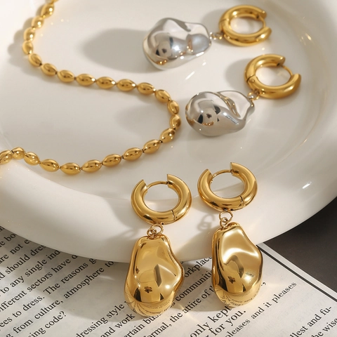 18K Vergoldete Edelstahl Ohrhänger Unregelmäßige Lava Form Wasserdicht Minimalistisch Flüssiges Metall Poliert Schmuck Damen
