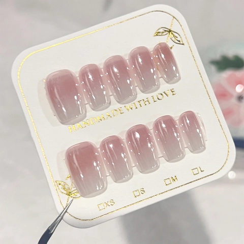 Handmade Press On Nails Pink White Gradient Ombre Blush Glossy False Nails Wearable Manicure Set For Women Nail Art