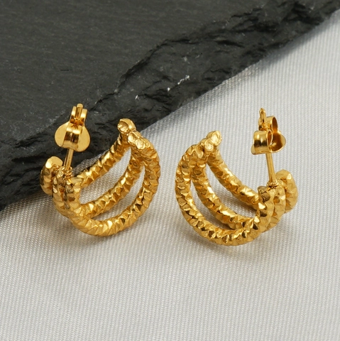 Pendientes De Aro De Triple Capa Chapados En Oro De 18K Acero Inoxidable Textura Martillada C-Shape Joyería Elegante