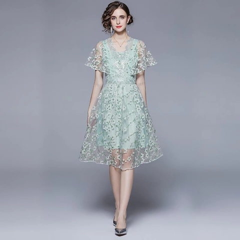 Elegantes Hellgrünes Midi Kleid Mit V Ausschnitt Mesh Spitze Blumenstickerei Rüschenärmeln Hohe Taille Französischer Vintage Stil