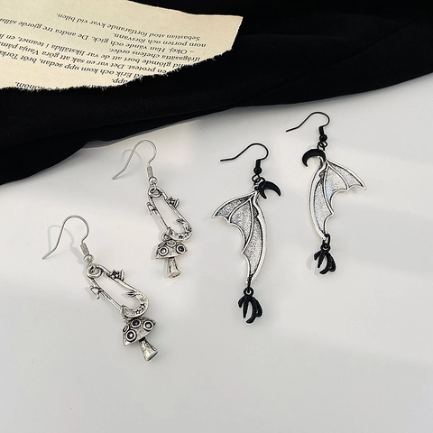 Gothic Halloween Bat Wings Earrings Vintage Paperclip Mushroom Drop Earrings For Women Quirky Asymmetric Alloy Jewelry