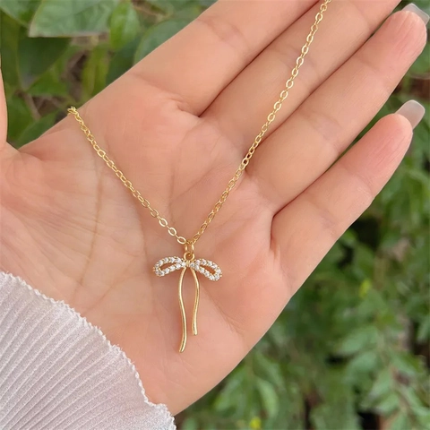 Collana Con Ciondolo A Fiocco Rame Placcato Oro 18K Zirconia Gioielli Delicati Regalo Per Donne
