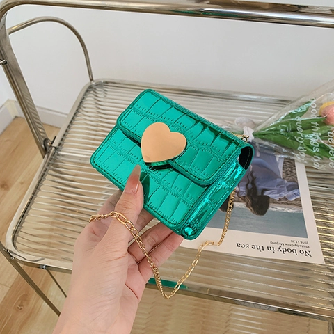 Mini Crossbody Bag Women PU Leather Crocodile Pattern Shiny Heart Shaped Buckle Chain Strap Trendy Small Shoulder Purse