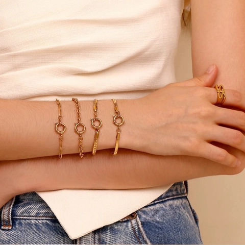 Moda Bracciale a Catena in Acciaio Inossidabile Placcato Oro per Donna Bracciale Geometrico Minimalista con Grande Chiusura a Molla Gioielli Regalo