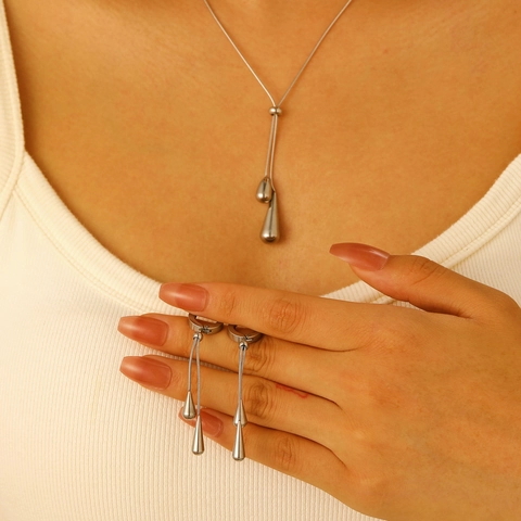 Set Gioielli Minimalista Moderno Acciaio Inossidabile Pendente Goccia d'Acqua Collana Orecchini Oro Argento Placcato Donna