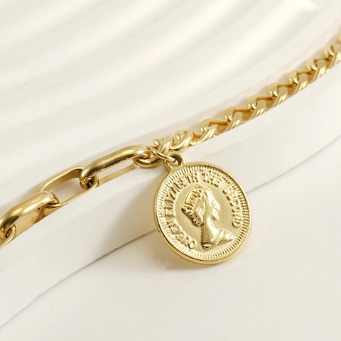 Queen Elizabeth Coin Pendant Bracelet Stainless Steel Gold Plated OT Buckle Mixed Curb Paperclip Chain Vintage Women Jewelry